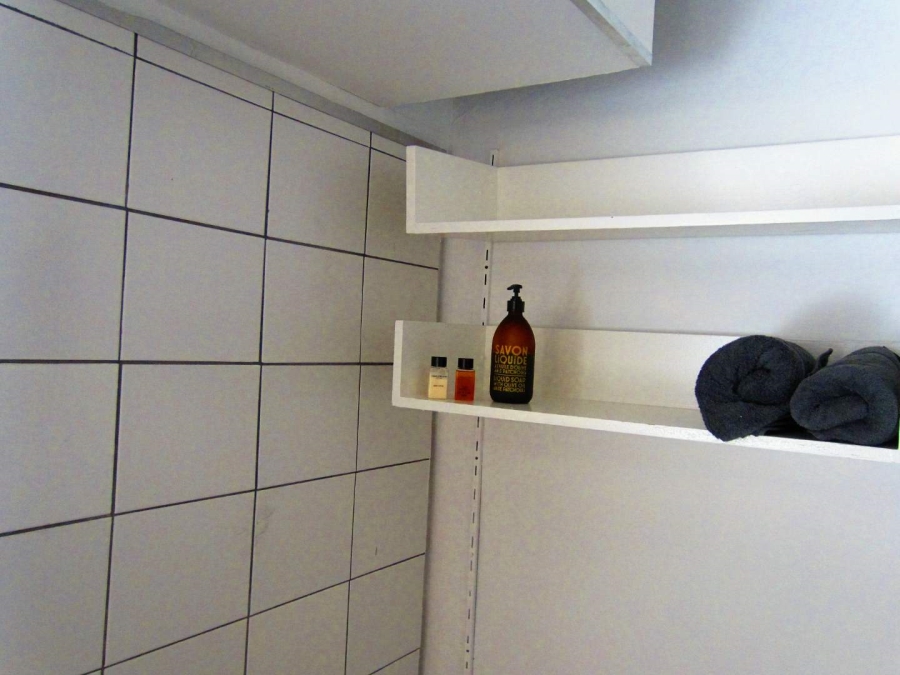 To Let 1 Bedroom Property for Rent in Vredehoek Western Cape